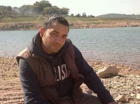 Η τρομακτική εκτέλεση του Shadi Aziz – Τον έκαναν «ρουκέτα» όντας δεμένος ολόσωμα κι ανάποδα με γεμάτο εκρηκτικά κράνος ερρίφθη από την ταράτσα